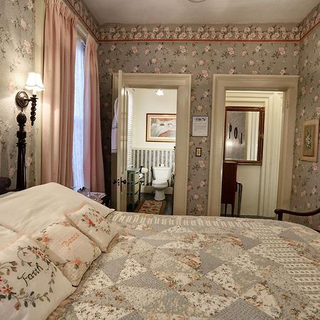Barrister'S Bed & Breakfast Сенека-Фолс Екстер'єр фото